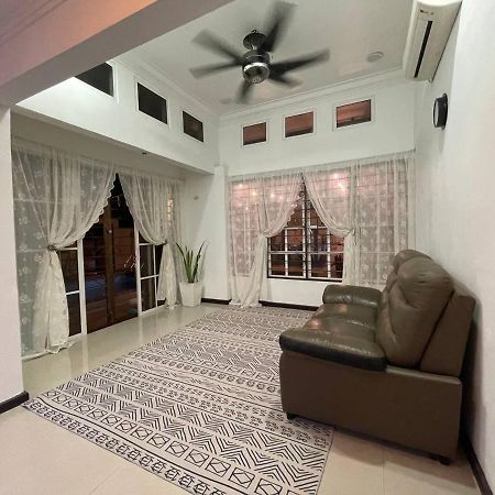 Homestay Laman Nuri, Kota Damansara Petaling Jaya Dış mekan fotoğraf