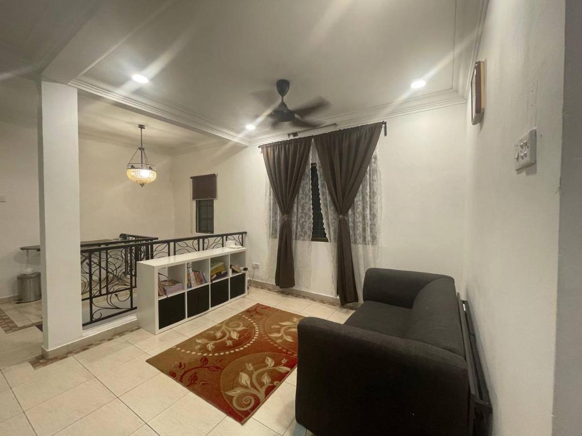 Homestay Laman Nuri, Kota Damansara Petaling Jaya Dış mekan fotoğraf